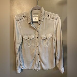 American Eagle olive green button up shirt women’s size small boyfriend fit